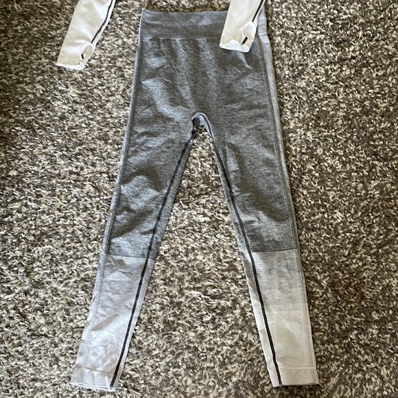ACTIVE WEAR Seamless workout outfit (includes top and pants) - Picture 4 of 6